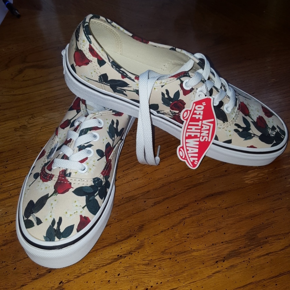 Vans Authentic Roses Sand Dollar True Style NWT